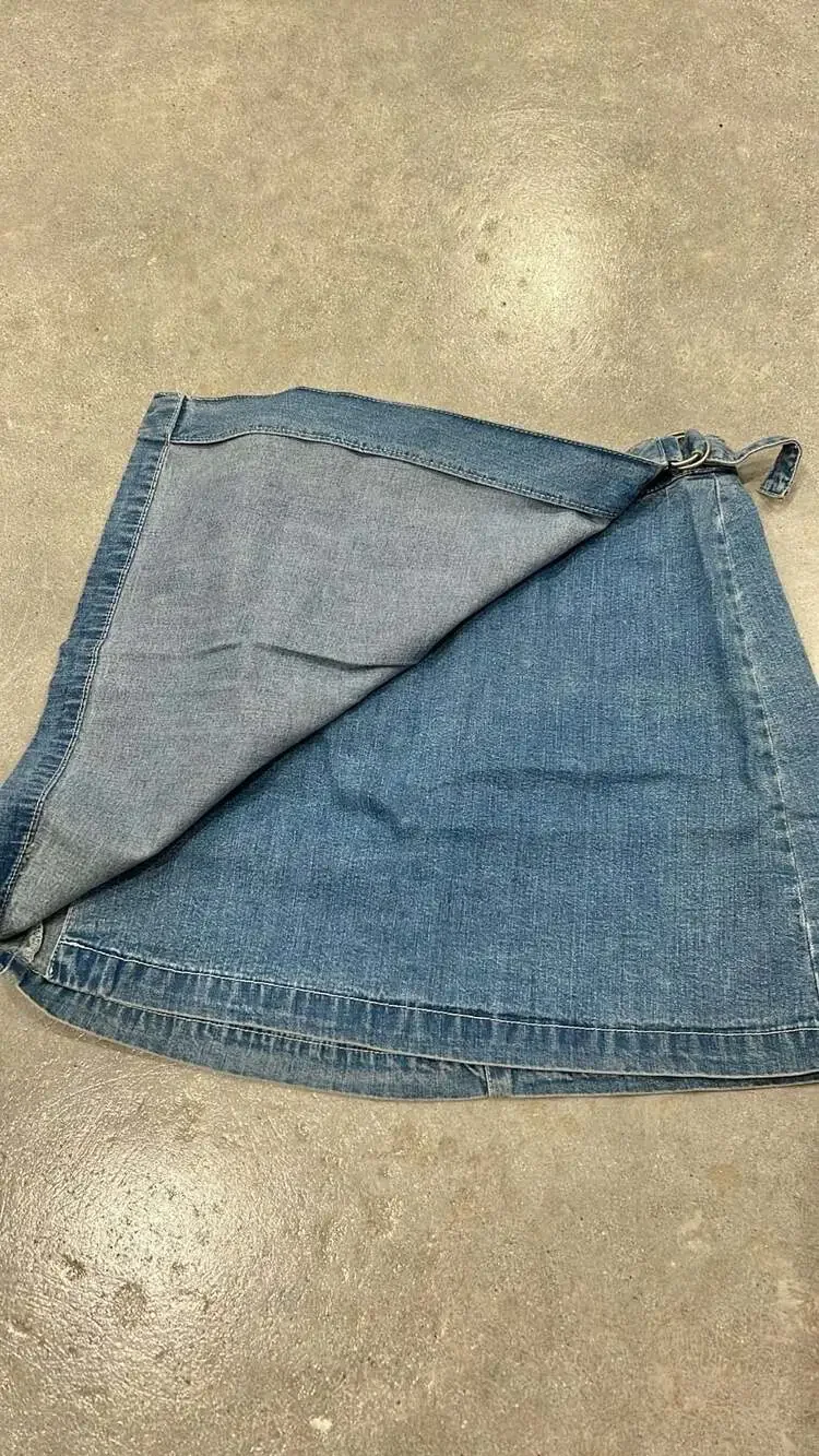 GAP - Picture 2 of 3